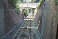 Den Petrin geht es schon ein gutes steiles Stück hinunter.