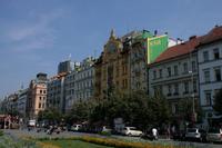 Das berühmte und besonders schmale Hotel Meran am Wenzelsplatz.