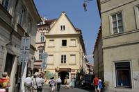 Fällt Ihnen etwas auf? Tipp: Hier hängt etwas...