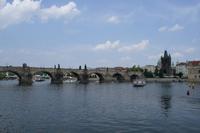 So kann man die Karlsbrücke wirklich nur vom Wasser aus sehen.