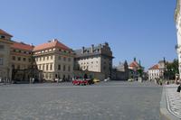 Der Platz vor der Burg wirkt auch heute noch einfach nur majestätisch.