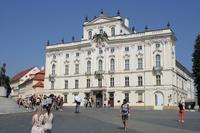 Das Palais Sternberg am Hradschiner Platz.
