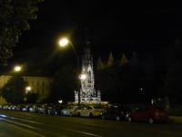 Besonders sehenswerte Bauwerke werden dann von Scheinwerfern erleuchtet.