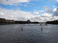 Die große Kuppel gehört zum Prager Nationaltheater.