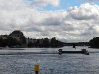 Hier nochmal etwas deutlicher zu sehen. Hier endet auch die Straße der Nation und führt als Legionsbrücke über die Moldau.