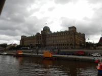 Auch das Ministerium für Industrie und Handel hat sich ein schönes Gebäude am Ufer der Moldau gesichert.