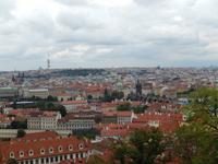 In der Mitte rechts sieht man gut die Karlsbrücke mit dem Altstädter Brückenturm.