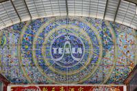 Glasmosaik als Werbung für Tesla Radio in der Svetozor-Passage