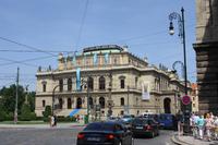 Das Rudolfinum (Haus der Künste) beherbergt Bildergalerien und Konzertsäle