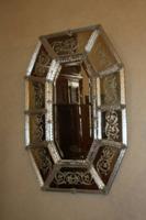 Hübscher Spiegel im Wallenstein-Palast