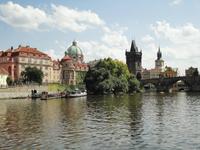 Herrenhäuser mit Brückenturm