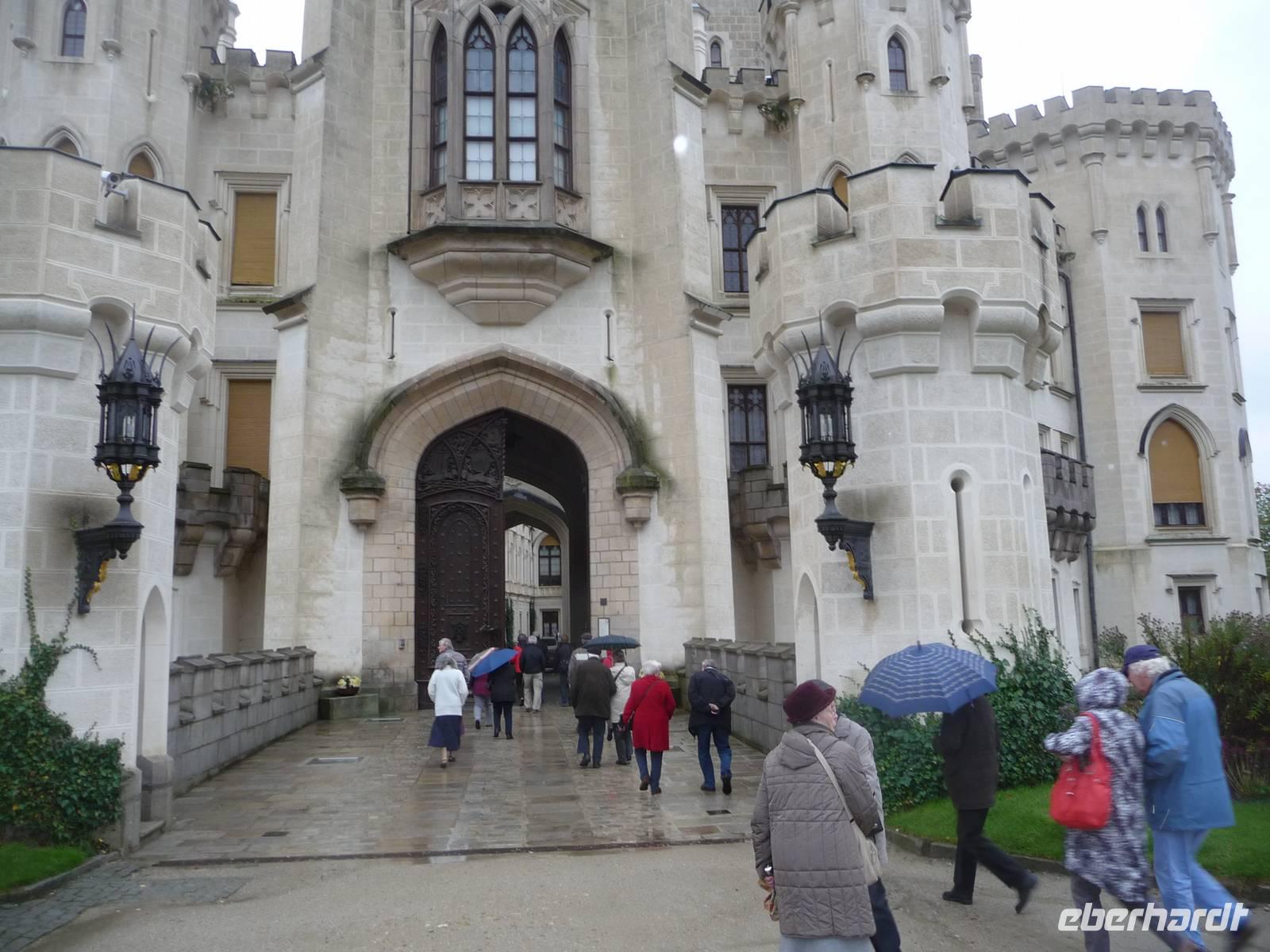 Eine alte Wachburg aus dem 13.Jh. wurde im neugotischen Stil erbaut.