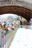 Am Fuße der Karlsbrücke