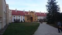 Am Schloss Eisgrub