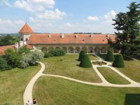 Blick vom Schloss Telc auf den Schlossgarten