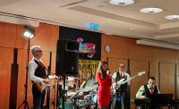 Liveband auf der Silvesterfeier, NH Prag City, Prag