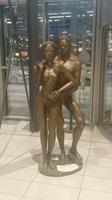 Winterlich? Skulptur am Flughafen Dresden