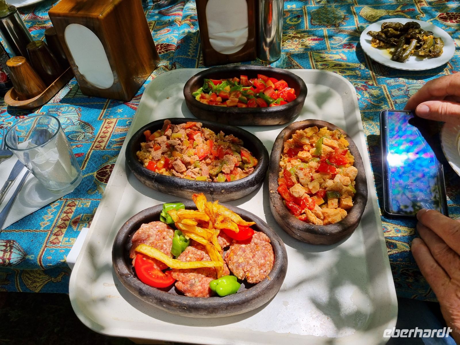 Soganli-Tal (Mittagessen im Gartenrestaurant)