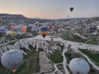 Morgendliche Ballonfahrt über Kappadokien 