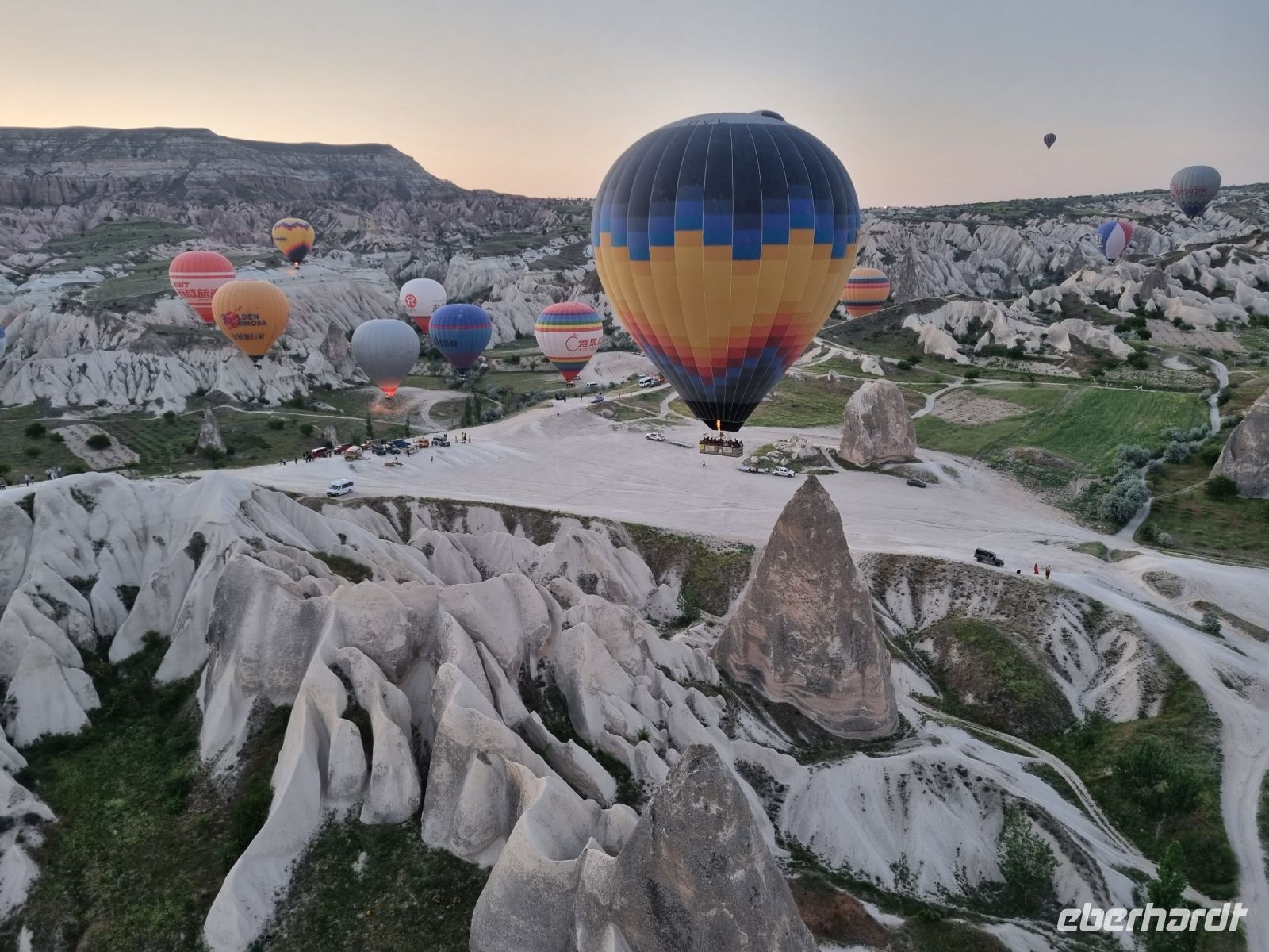 Morgendliche Ballonfahrt über Kappadokien 
