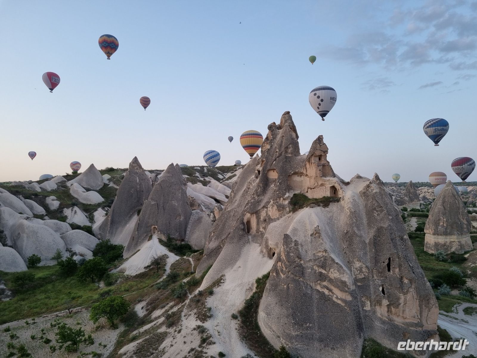 Morgendliche Ballonfahrt über Kappadokien