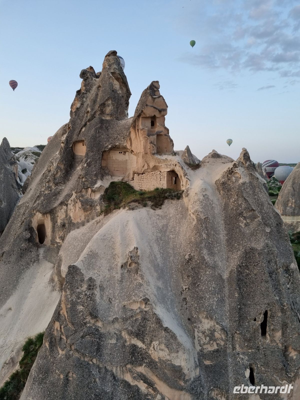 Morgendliche Ballonfahrt über Kappadokien