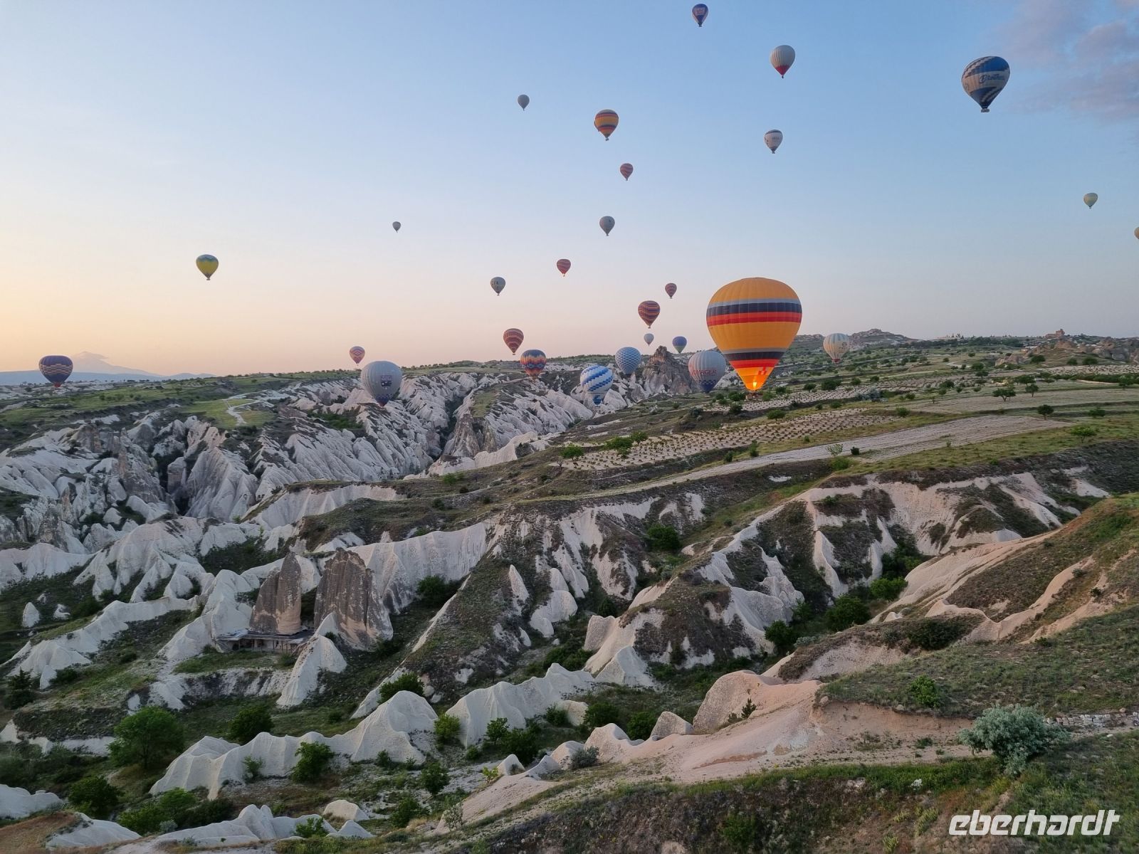 Morgendliche Ballonfahrt über Kappadokien 