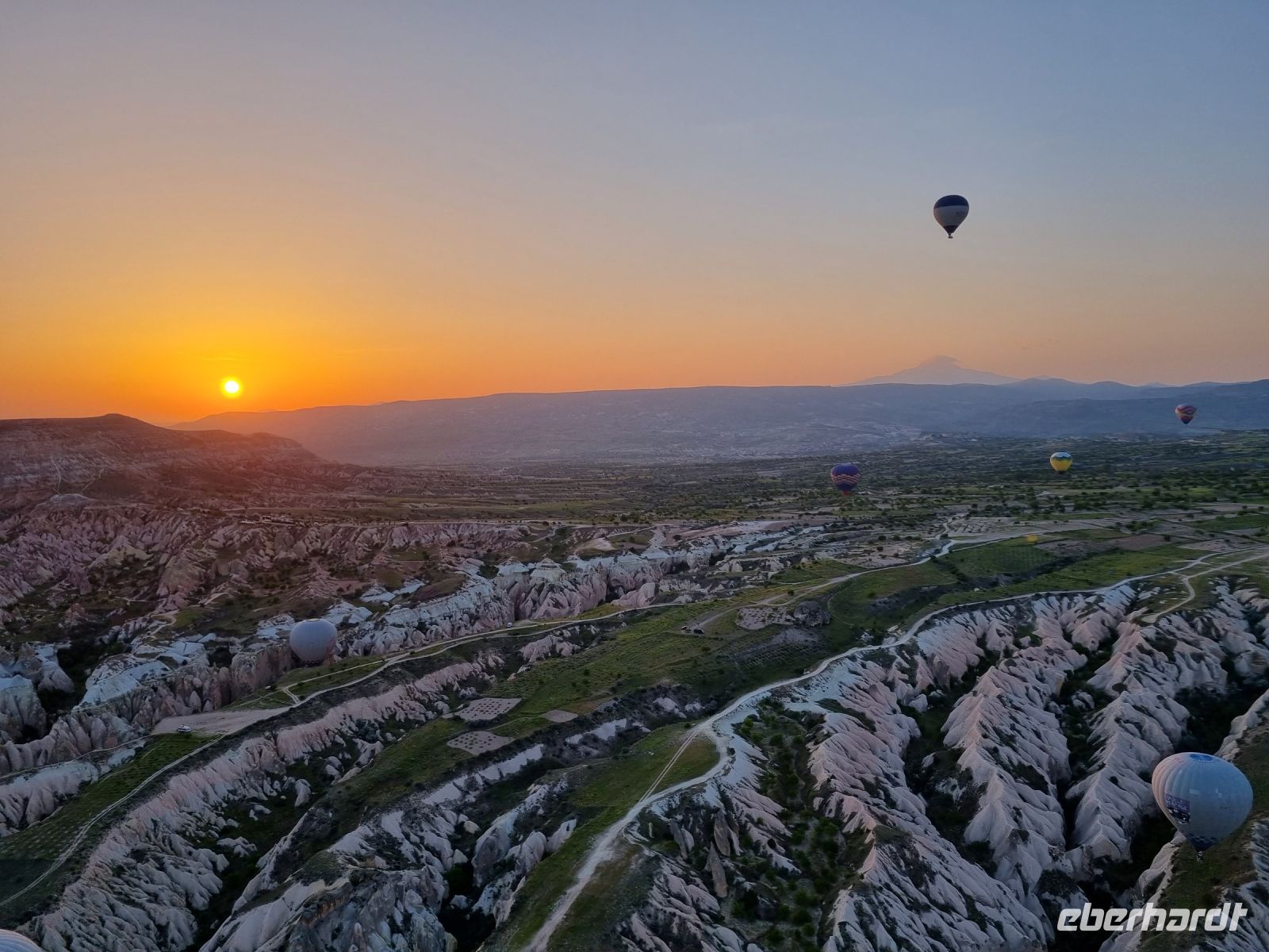 Morgendliche Ballonfahrt über Kappadokien 