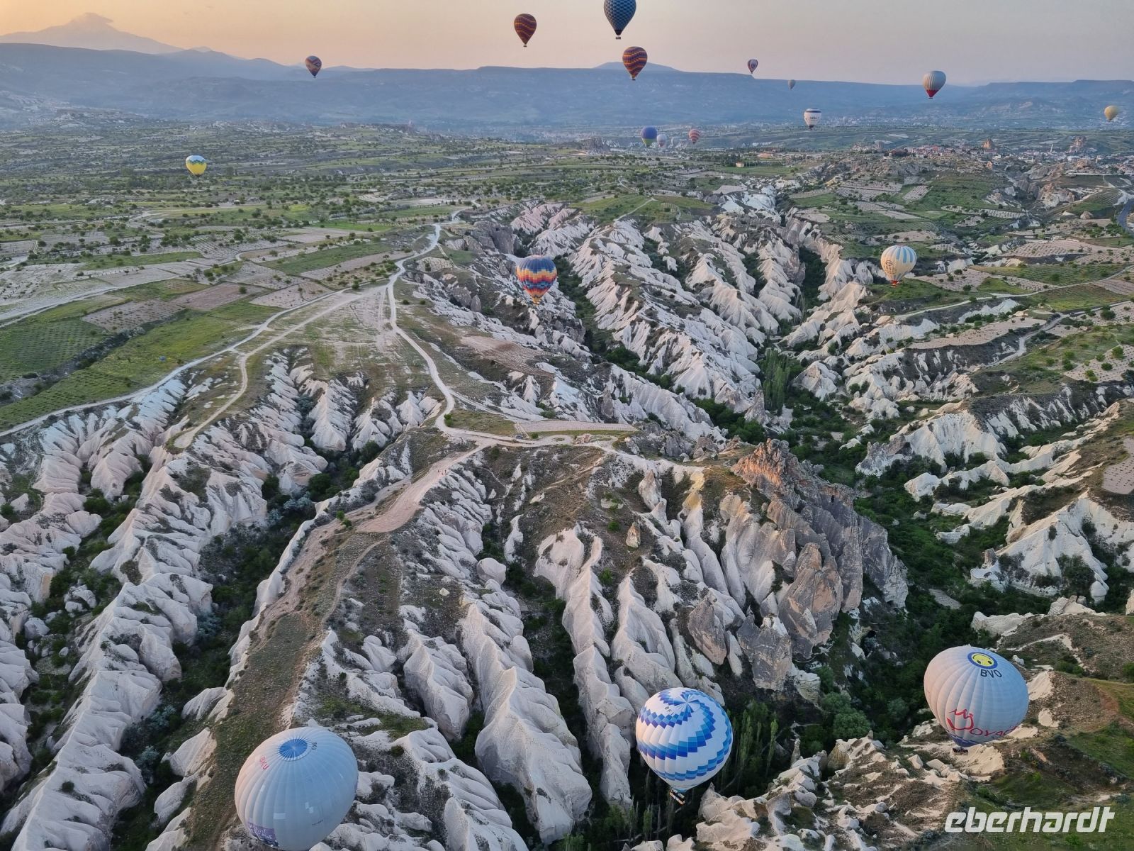 Morgendliche Ballonfahrt über Kappadokien 