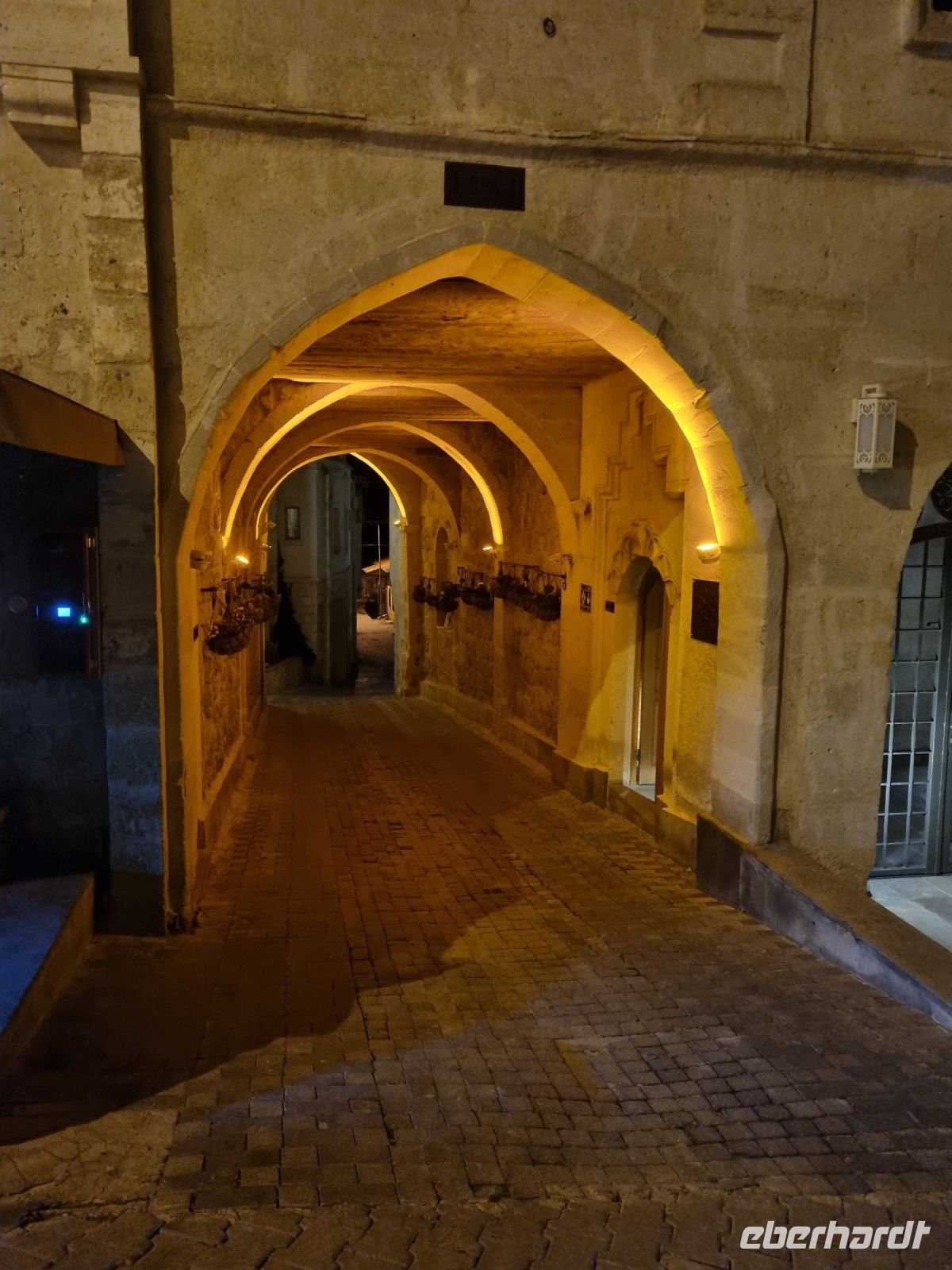 Lichterspaziergang am Abend in Ortahisar