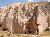 Zelve-Tal - Blick auf die Kirche des heiligen Kreuzes