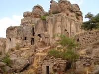 Güzelyurt - ehemalige Felswohnungen