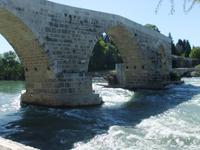 Die historische Brücke in Aspendos