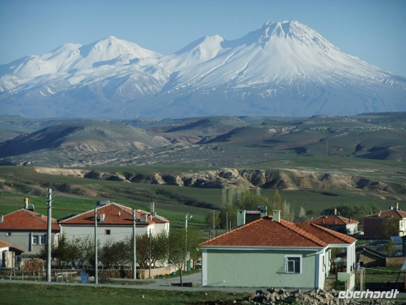 Blick zum erloschenen Vulkan Hasan