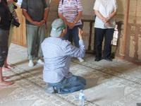 Ayhan erklärt uns die Gebets-Rituale