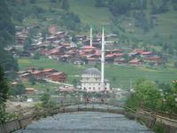 Blick zur Moschee in Uzungöl