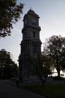 107 - Der Uhrenturm neben dem Dolmabahce-Palast
