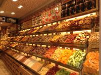 Trockenobst und Gewürze