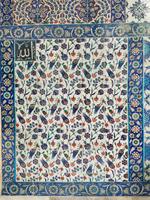 Wunderschöne Fliesen mit Tulpenmotiven