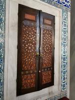 Schöne Holzarbeit in der Eyüp Moschee