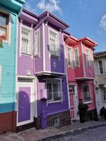 Bunte Häuserzeile in Fatih