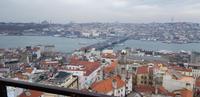 Blick von der Galerie des Galata Turms auf die Galata Brücke