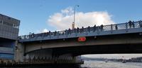 Bootsfahrt auf dem Bosporus - Wir haben die Galata Brücke passiert