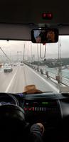 Wir fahren von Asien auf der Brücke über den Bosporus nach Europa