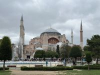erster Blick auf die Hagia Sophia im Sultan Ahmet Park