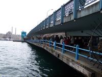 Auf dem zum Spezialitätenrestaurant an der Galata-Brücke