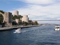 Yavuz-Sultan-Selim-Brücke und Rumeli Hisari Festung - Istanbul, Türkei