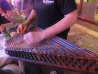 Typische Musik und Instremente im Restaurant  im Olimpiyat 2 Minas - Istanbul, Türkei