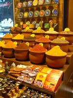 duftende Gewürze soweit das Auge reicht