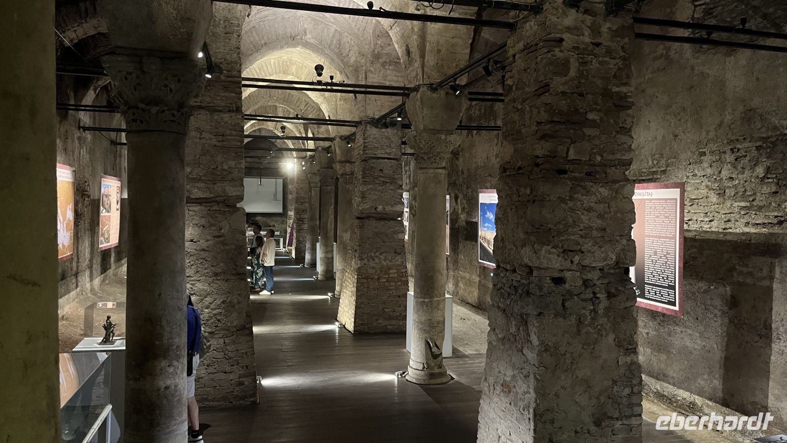 Zisterne in der Teppichknüpferei